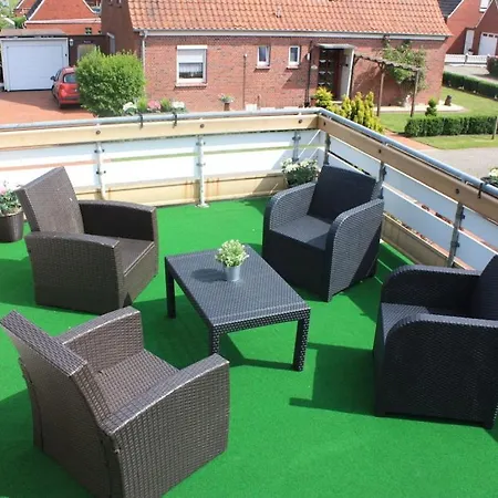 With 4 Bedrooms Casa vacanze Ditzum