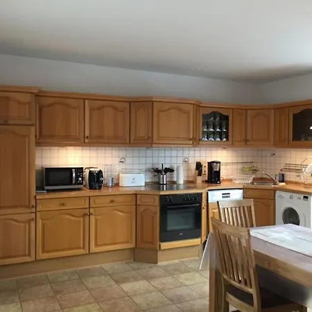 With 4 Bedrooms Casa vacanze