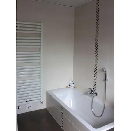 With 4 Bedrooms Дитцум
